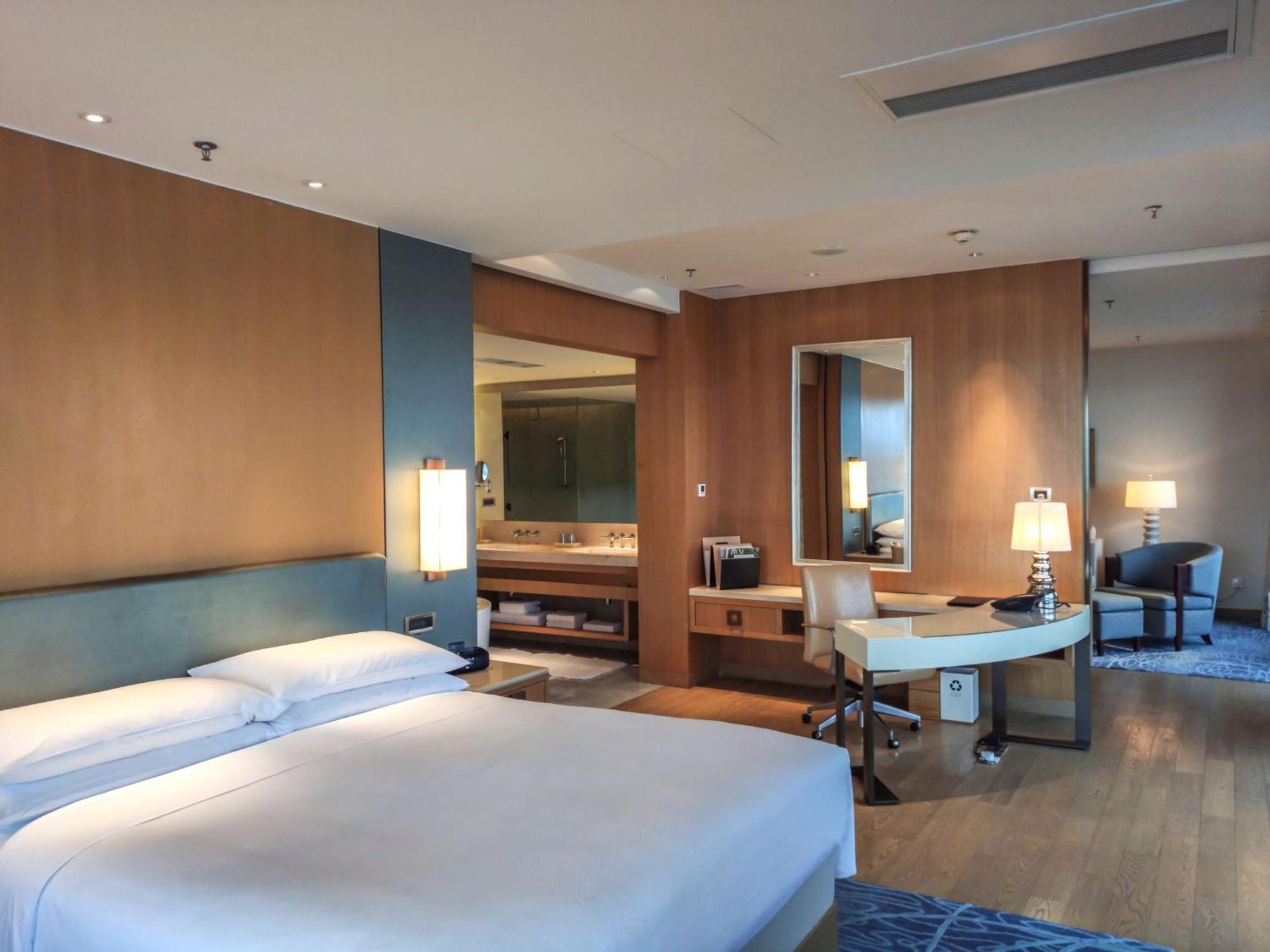 โรงแรมเจดับบลิว แมริออท ต้าตงไห่เบย์ 5*
